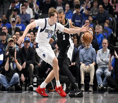 姆巴佩与,罗友好互动,互换战袍,皇冠体育app下载,皇冠体育官网,澳门皇冠体育,bet皇冠体育在线